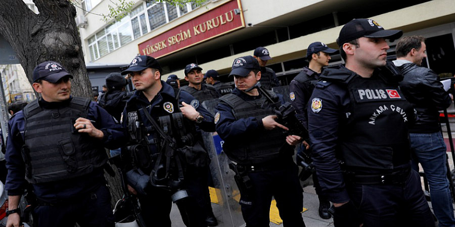 ΤΟΥΡΚΙΑ: Επιχείρηση μαζικών συλλήψεων αστυνομικών